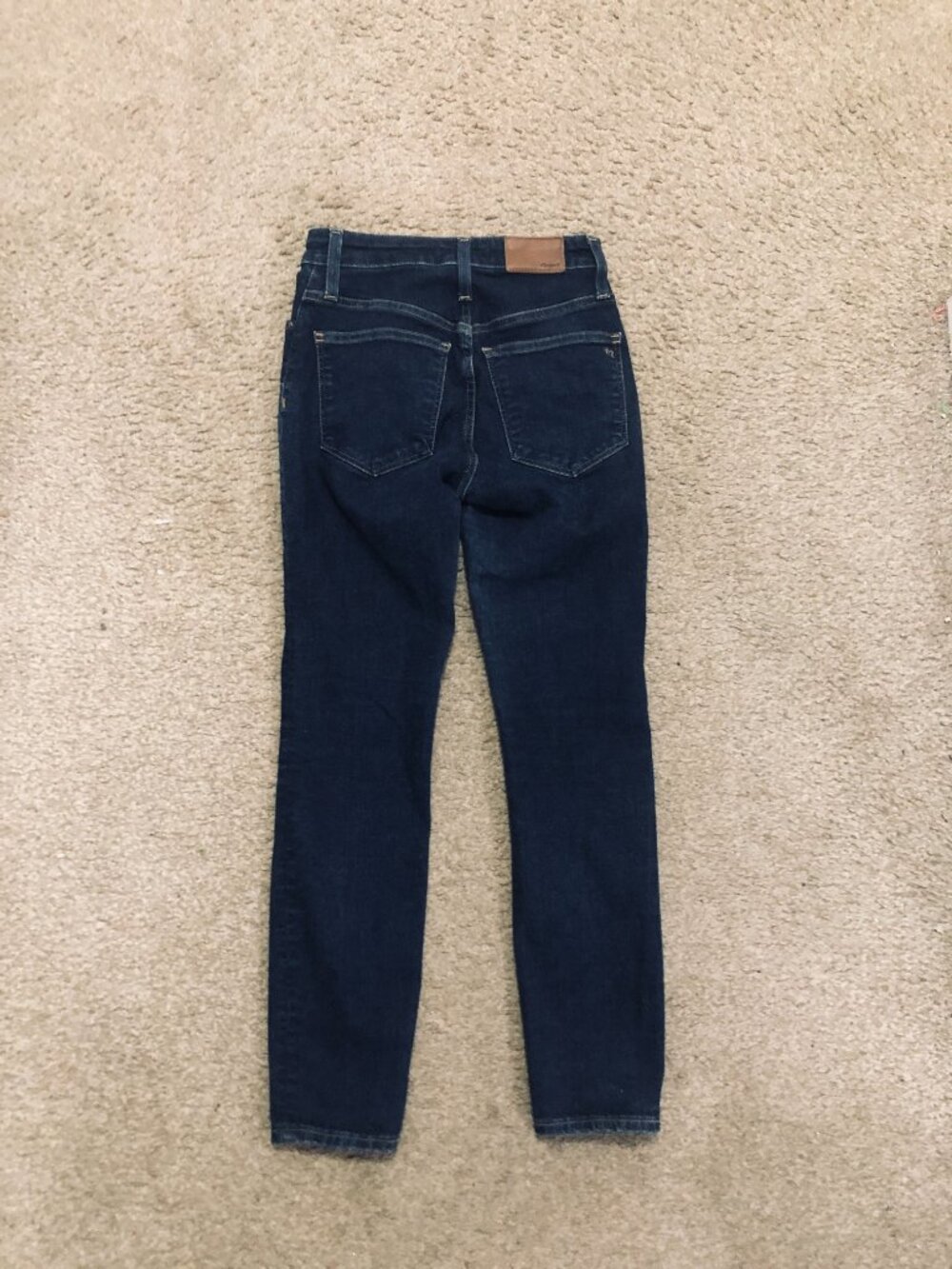 Madewell Curvy High Skinny Jeans in a dark wash. 25P - Picture 4 of 5
